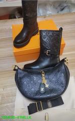 Boots and purse (36-41)