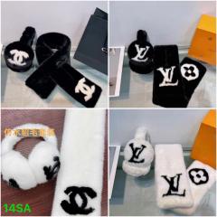 Scarves and earmuffs set