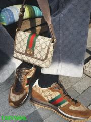 Sneaker and purse (36-45)