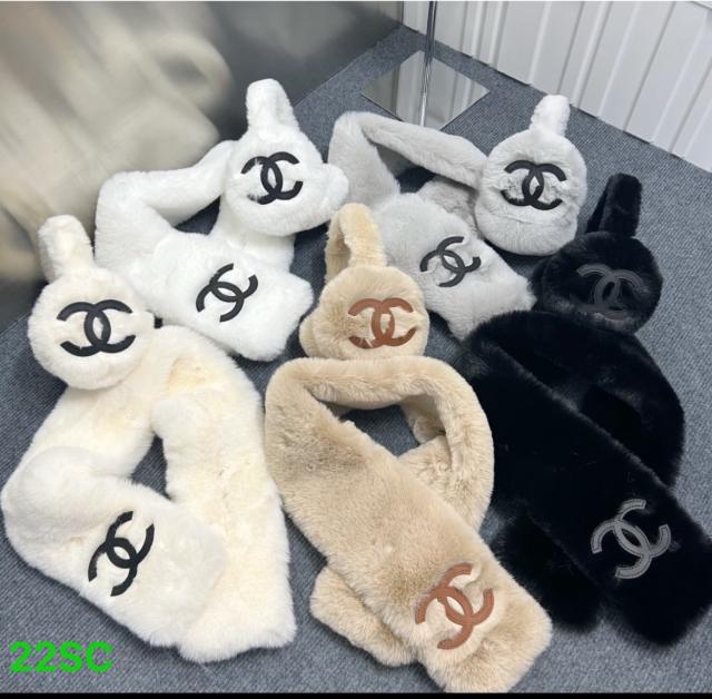 Scarves and earmuffs set