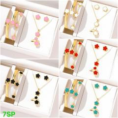 Bracelet and necklace set
