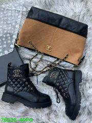 Boots and purse (36-40)