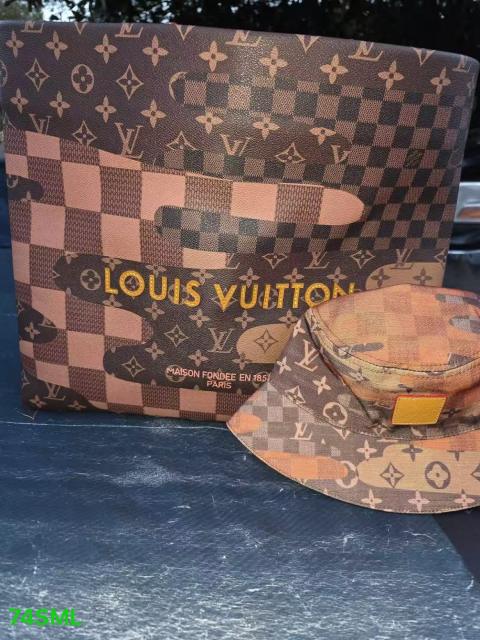 Bag and bucket hat