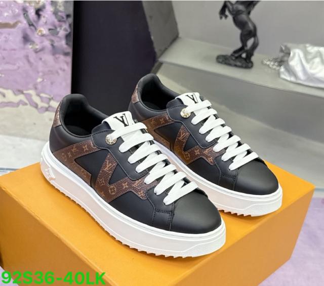 Sneakers (36-40)