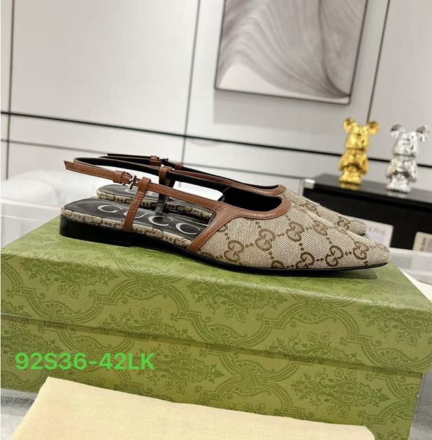Slippers (36-42)