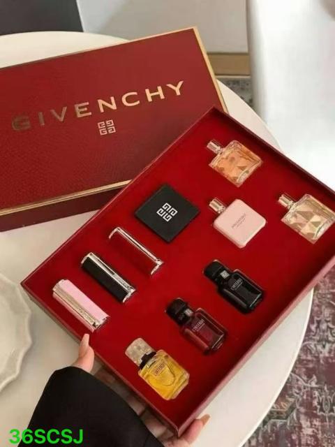 Women perfumes set