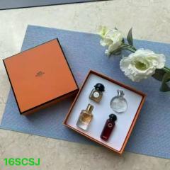 Women perfumes set