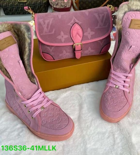 Boots and purse (36-41)