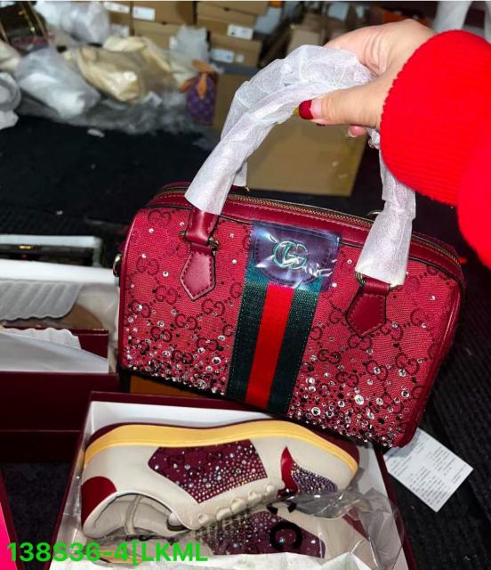Purses and sneakers (36-41)
