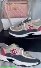 Purses and sneakers (36-42)