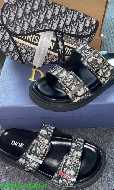 Purses and slippers (38-44)