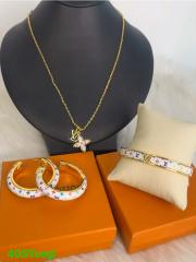 Bracelet necklace and earrings set