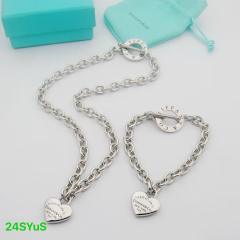 Necklaces and bracelets set