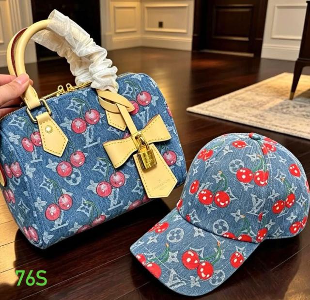 Purses  and  hat  set