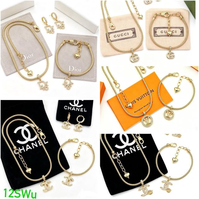 Necklace Bracelets and earrings set
