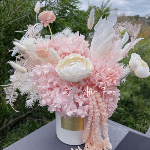 DRIED & PRESERVED FLOWERS