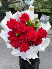 Reflex Roses with greenery