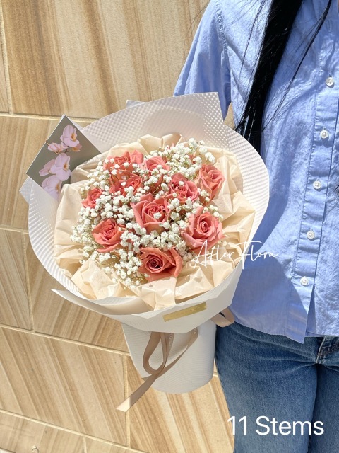 Barista roses+baby's breath