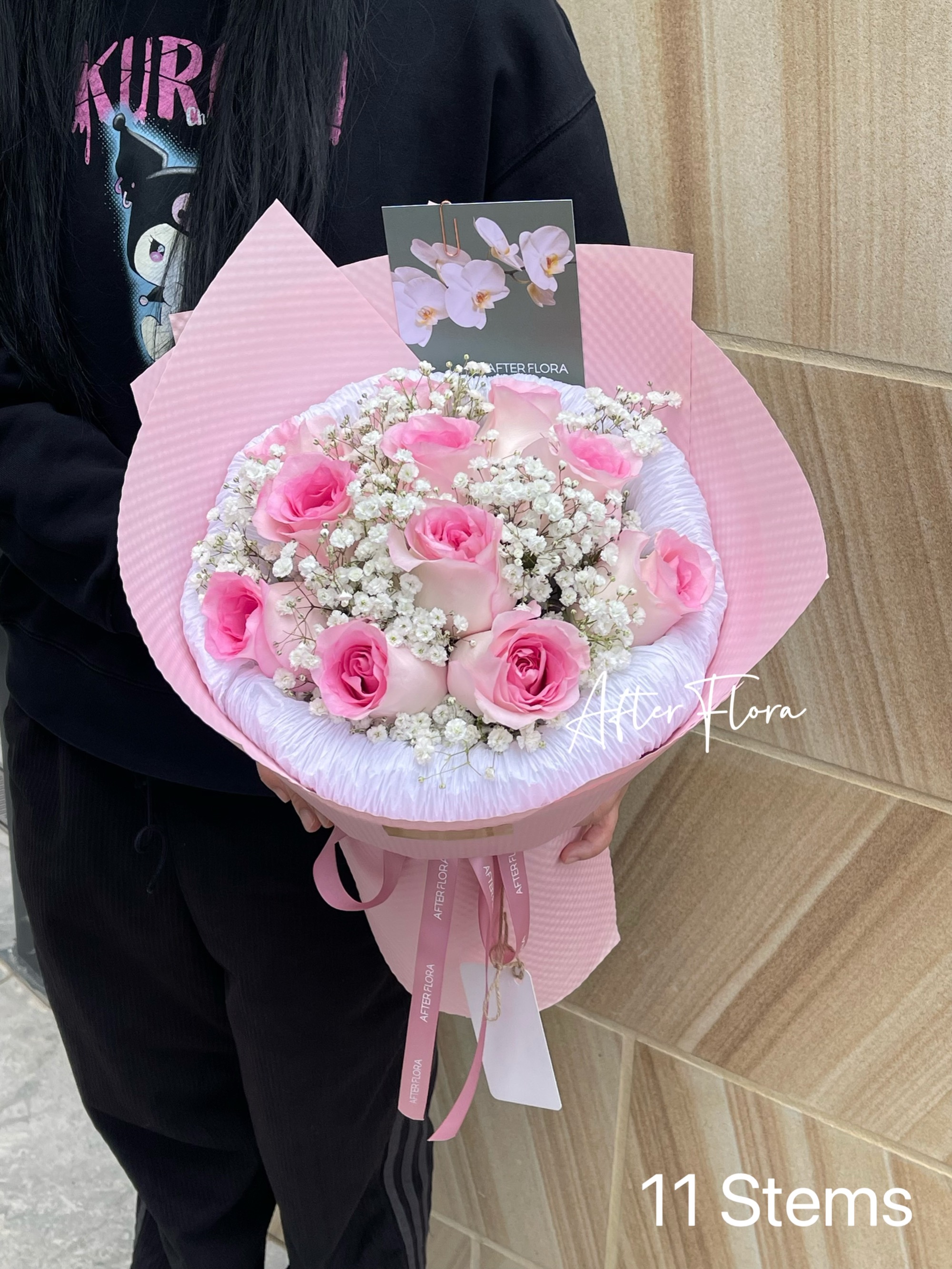 Pink roses+baby's breath