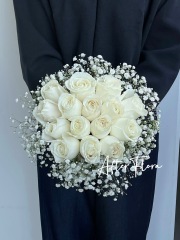 White roses & Baby's breath