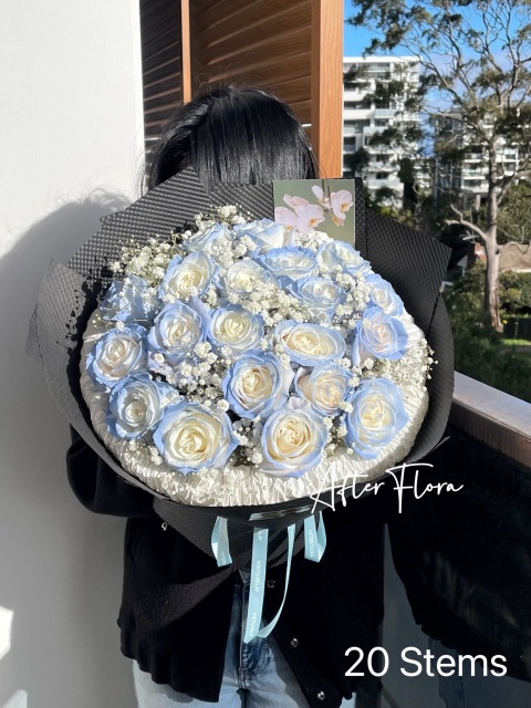 French Blue Roses+baby's breath