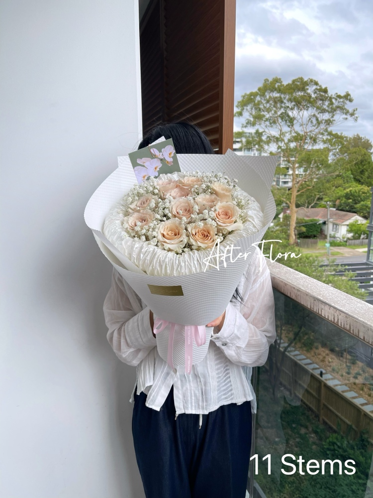 Quicksand Roses+baby's breath