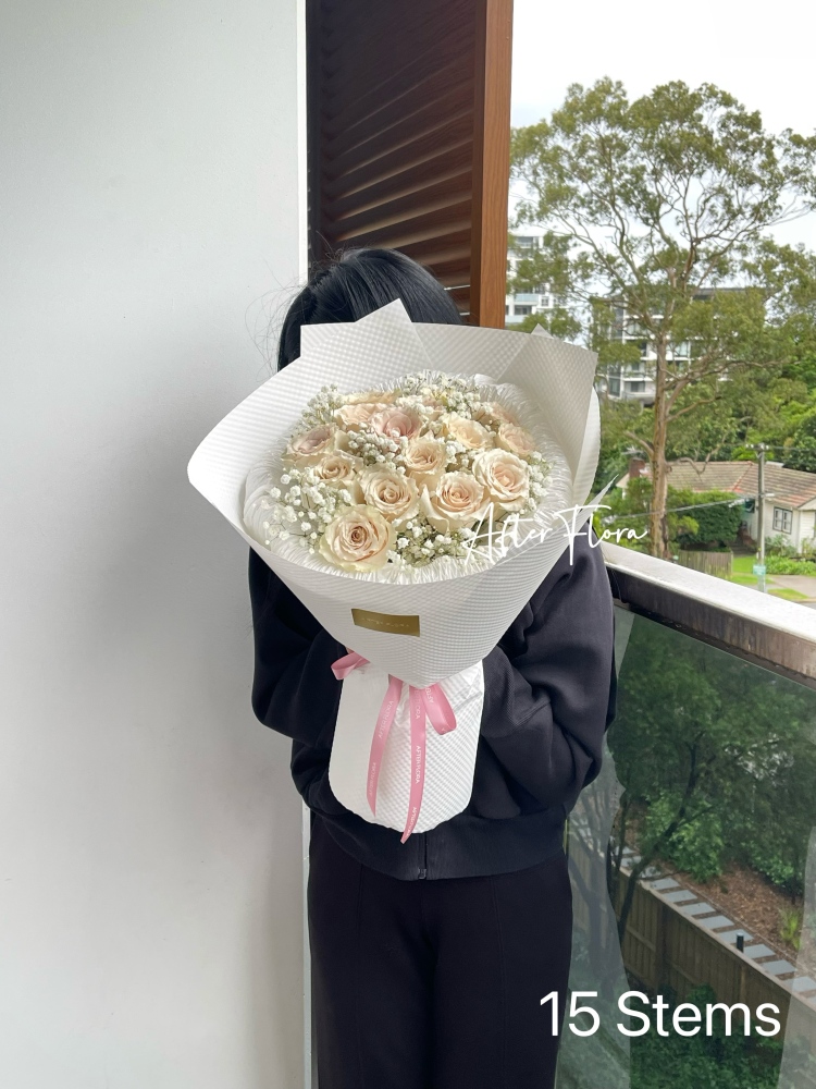 Quicksand Roses+baby's breath
