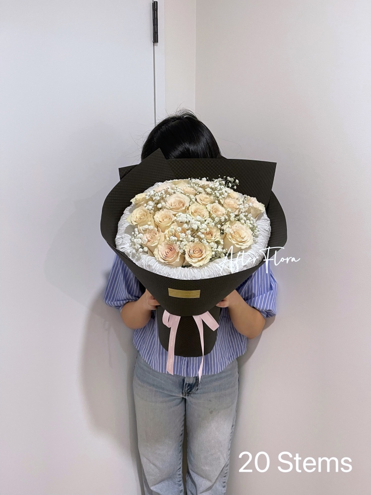 Quicksand Roses+baby's breath