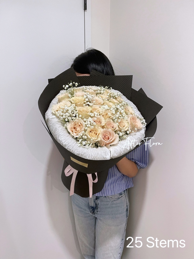 Quicksand Roses+baby's breath