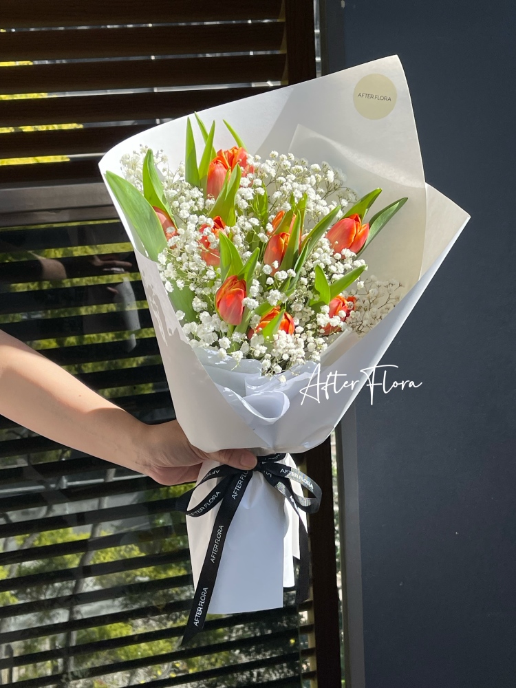 Tulip Posy