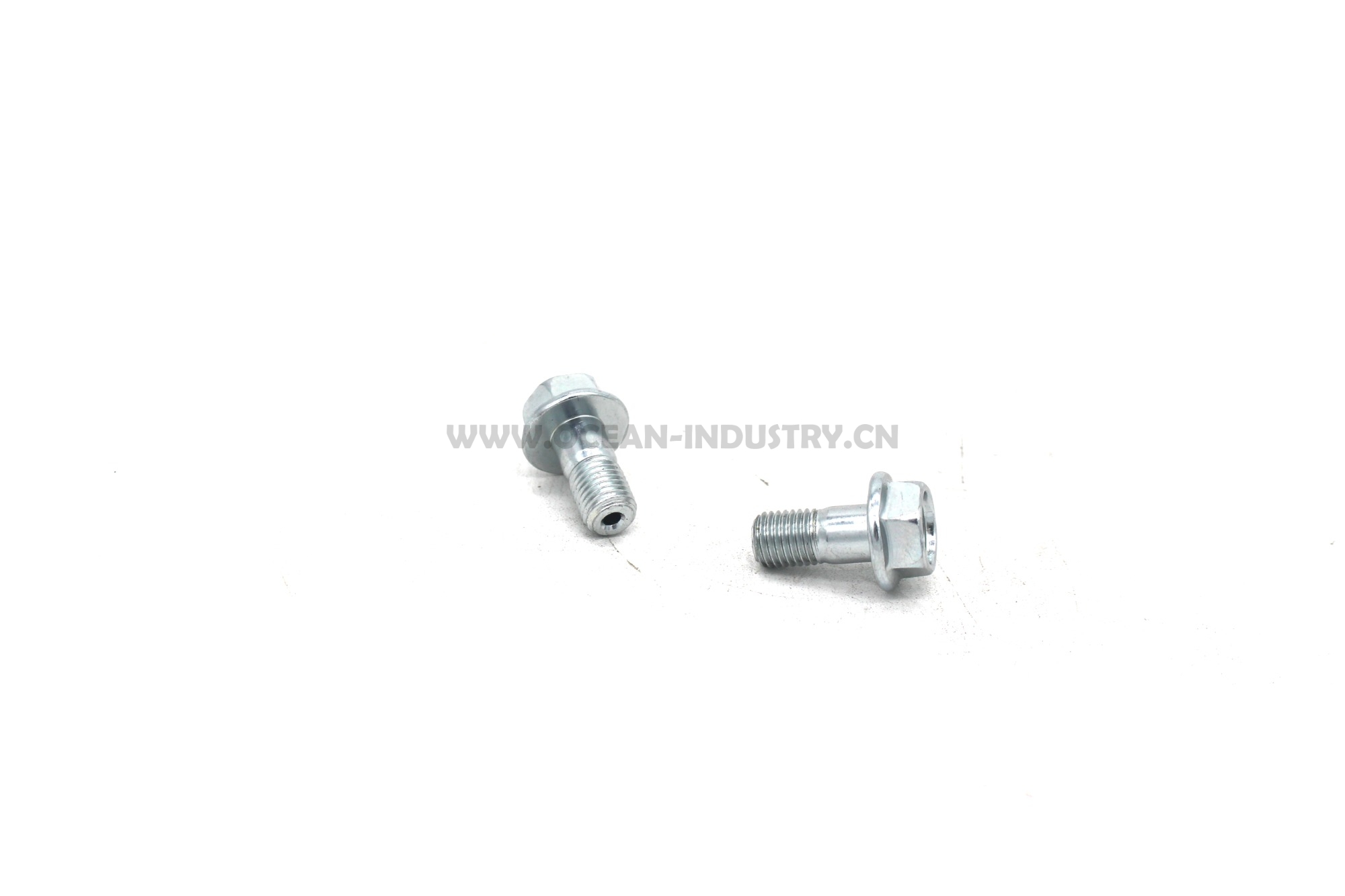 J05E/J08E Fuel pipe bolts-short