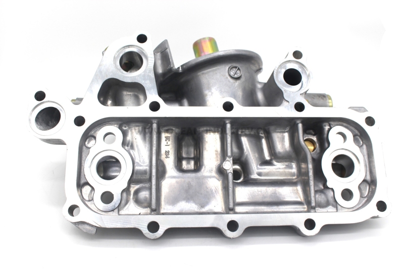 J05E Oil cooler cover