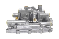 J05E Oil cooler cover