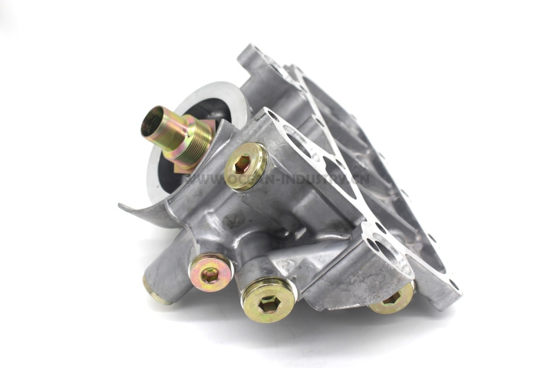 J05E Oil cooler cover