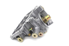 J05E Oil cooler cover