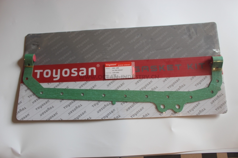 J05E oil pan gasket