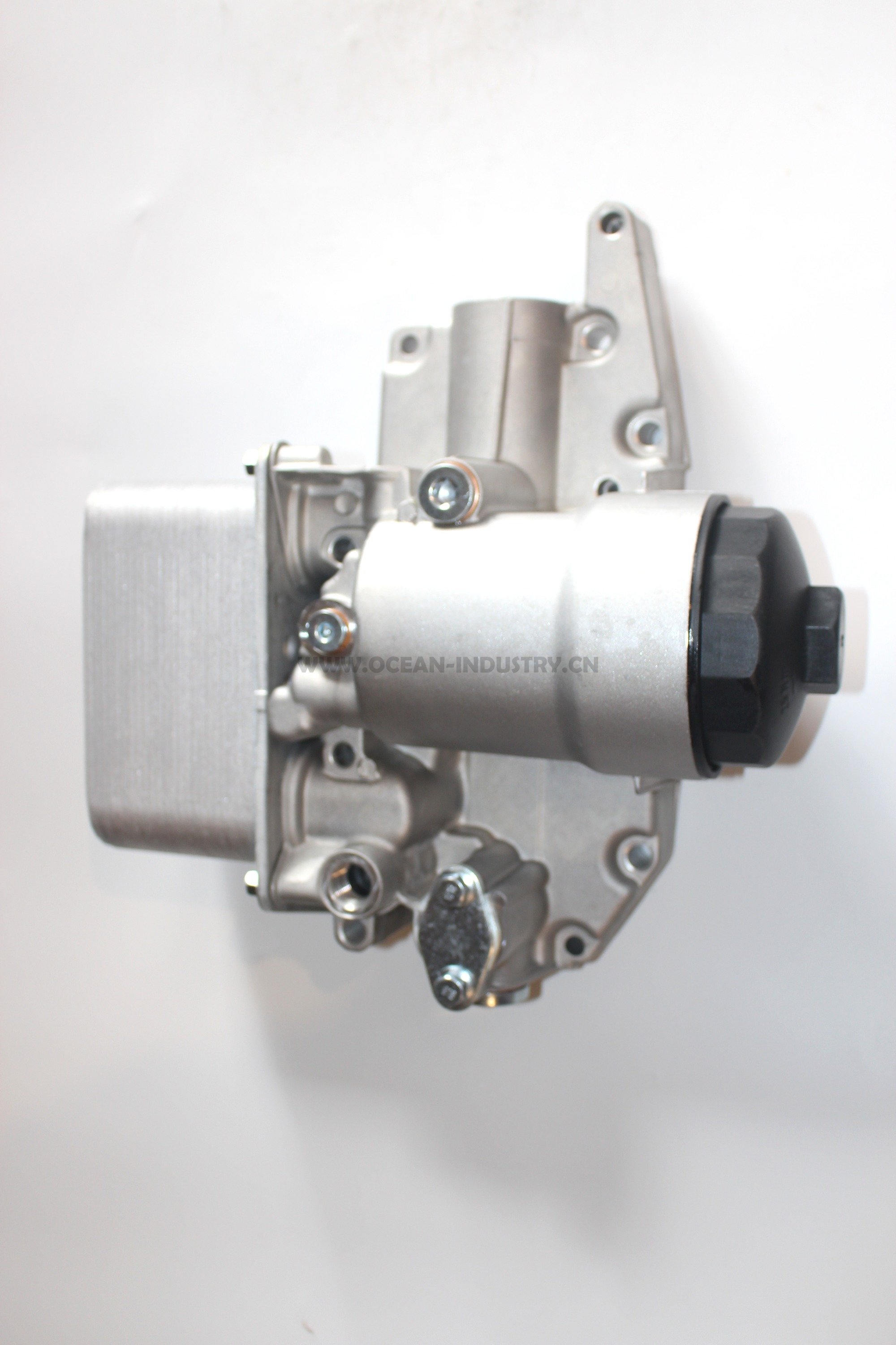 D6E Oil cooler assembly