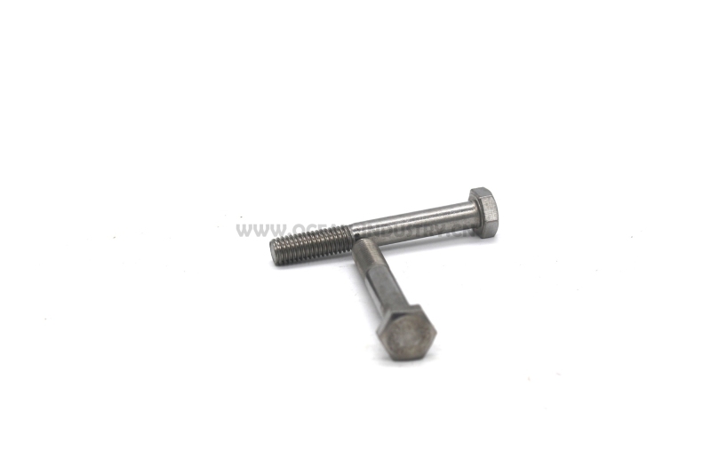 6D34 Valve cover bolt long