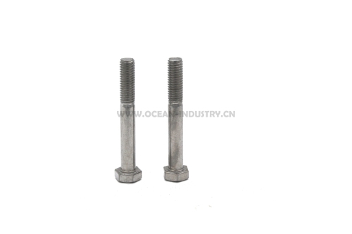 6D34 Valve cover bolt long
