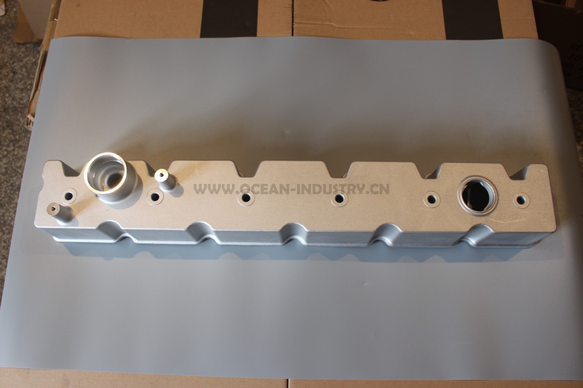 5298066 valve cover for L9.3 6D114