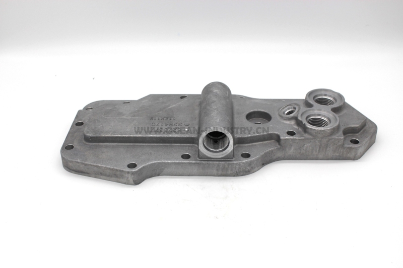 5273377 Lubricating Oil Cooler Cover for 6D102 6BT