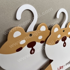 Manufacturers wholesale cartoon animal cardboard hangers eco-friendly degradable paper clothes hanging star's head paper hangers