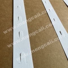 Mengcaii eco-friendly paper hanging strips are made from extra-hard paper, are recyclable and biodegradable, and replace plastic hanging strips for supermarket snacks, toys, and other goods.