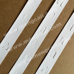 Mengcaii eco-friendly paper hanging strips are made from extra-hard paper, are recyclable and biodegradable, and replace plastic hanging strips for supermarket snacks, toys, and other goods.