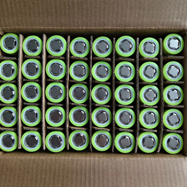 New 32140/33140 Lithium Iron Phosphate Battery 3.2V 15ah Electric Vehicle Outdoor Power Battery Pack