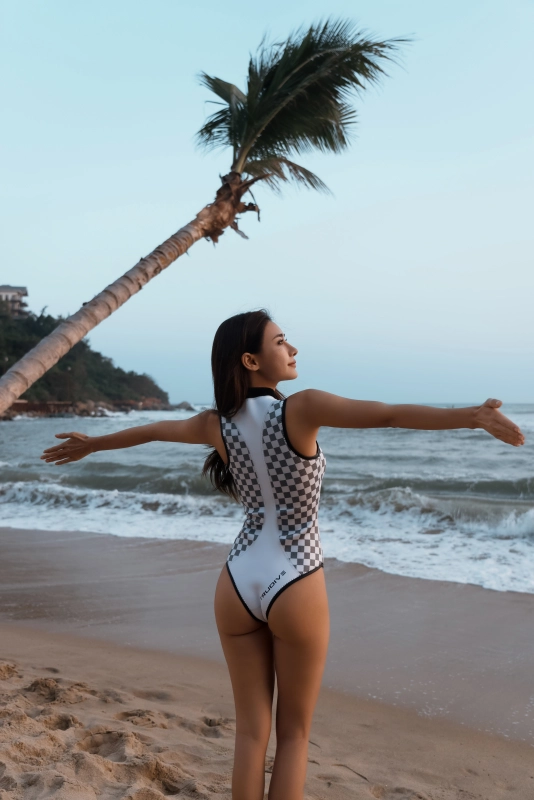 Plaid Patchwork Sleeveless Front-Zipper Bikini Wetsuit 2mm