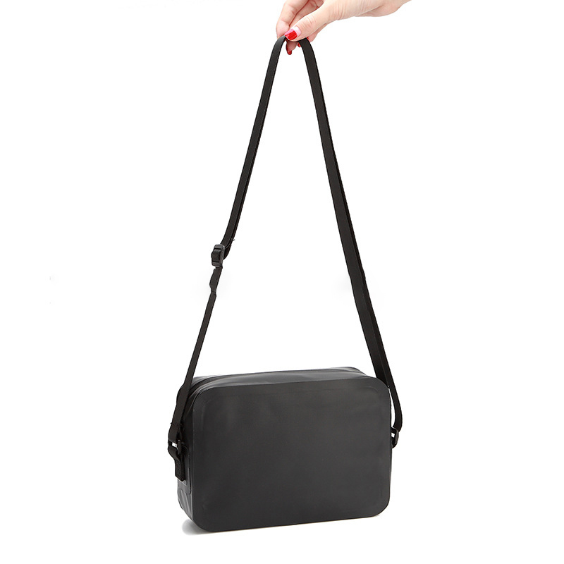 Водонепроницаемая сухая сумка из ПВХ 500D с индивидуальным логотипом Идеальная всесезонная модная водонепроницаемая сумка