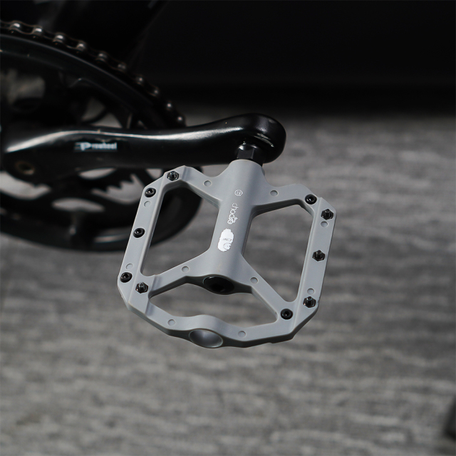 Bicycle parts Bicycle Cycling Bike Pedals, Nylon Antiskid Durable Mountain Bike Pedals Road Bike Hybrid Pedals for 9/16 inch