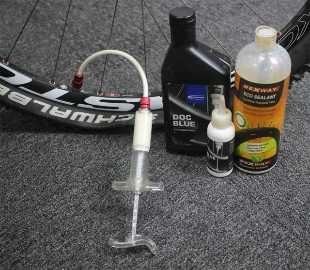 Bike Tubeless Tire Sealant Injector for Stan's No Tubes Sealant with Presta Schrader Valve Core Removal Tool Set,20ml/50ml