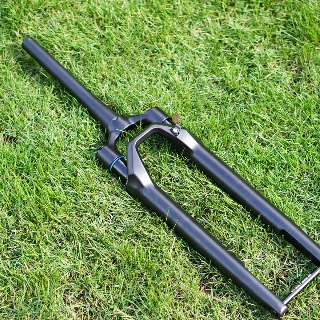 700C Road Bike Fork Suspension 100*12MM Rock Shox Air And Oil Shock Absorber Tapered Off-road Disc Brake Fork Gravel